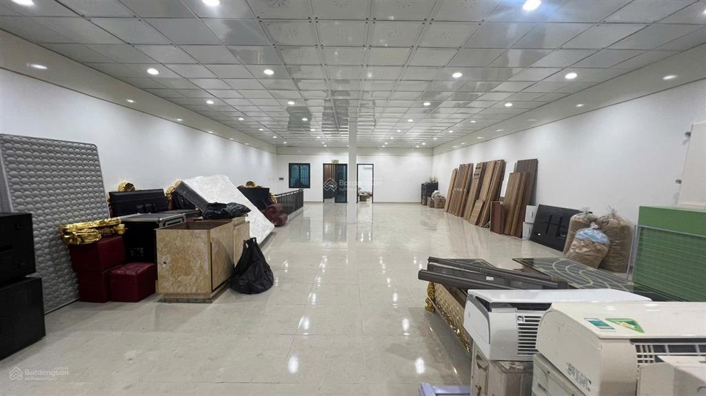 Cho thuê nhà mặt đường võ nguyên giáp vị trí cực đẹp, dtsd 400m2, ngang 10m, nhà 2 tầng thông sàn