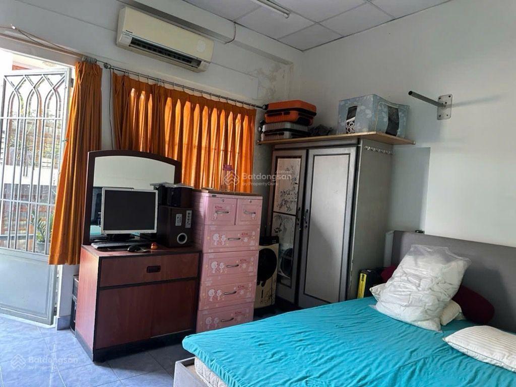 Nguyễn xí 81m2  hxh  ngang rộng 7.4m  3 tầng btct  5pn  3wc  14.5ty
