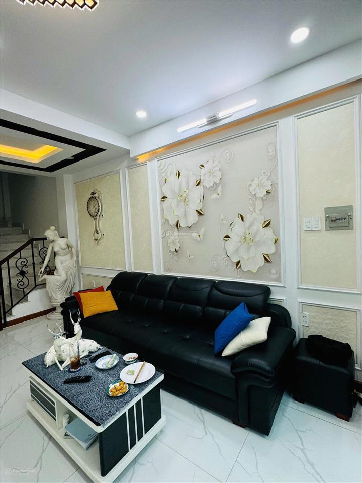 Bán nhà mới đường tô hiến thành. 4m x 11m. 5 tầng tặng full nội thất. giá 8.8 tỷ tl