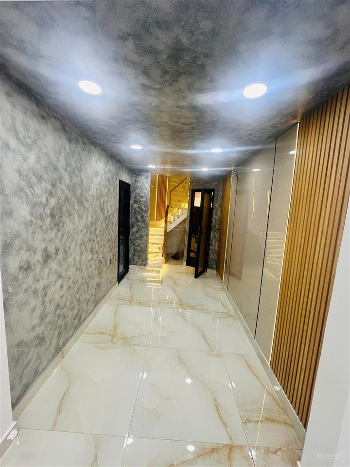 Mặt tiền kinh doanh lô góc thoáng hòa hưng. 3 tầng mới. giá 5.5 tỷ tl