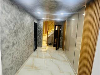 Mặt tiền kinh doanh lô góc thoáng hòa hưng. 3 tầng mới. giá 5.5 tỷ tl