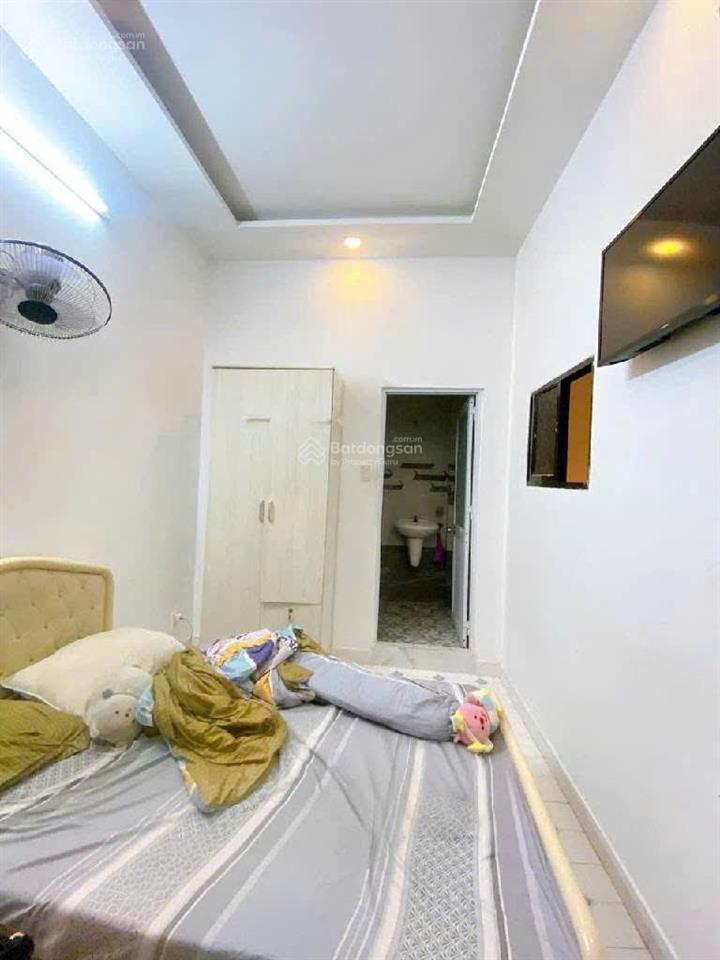 Hẻm 4m võ văn tần q3. nhà nở hậu. 4 tầng đúc. giá 8.2 tỷ tl