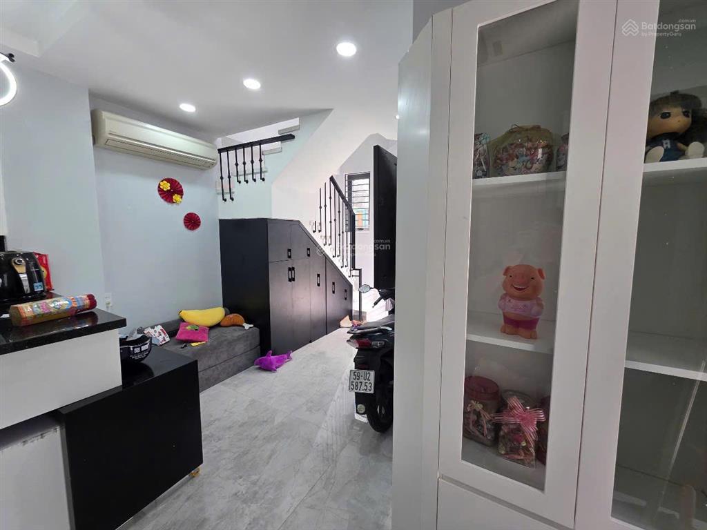 Hẻm xe hơi nguyễn thiện thuật. (3,2m x 9m, nở hậu). 5 tầng btct. giá 7,5 tỷ tl