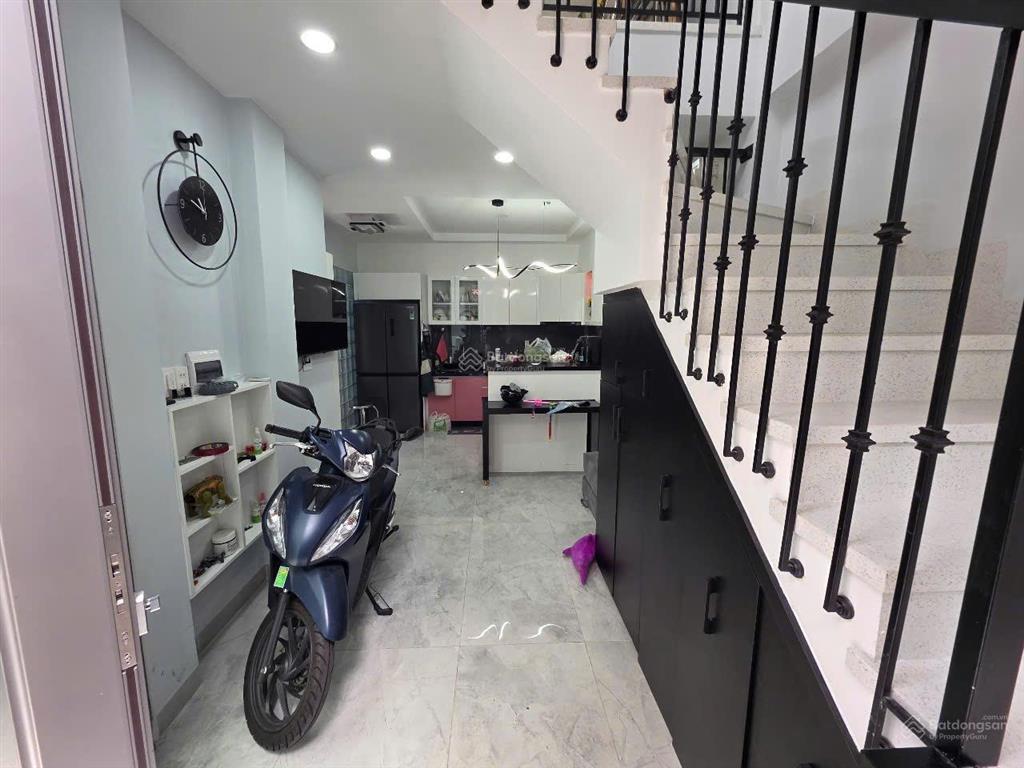 Hẻm xe hơi nguyễn thiện thuật. (3,2m x 9m, nở hậu). 5 tầng btct. giá 7,5 tỷ tl