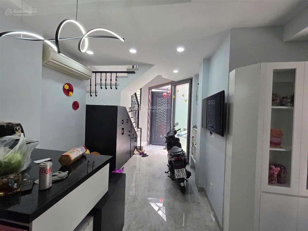 Hẻm xe hơi nguyễn thiện thuật. (3,2m x 9m, nở hậu). 5 tầng btct. giá 7,5 tỷ tl