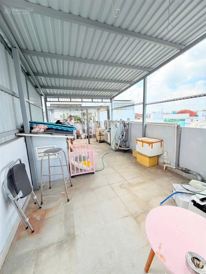 Hẻm 3.5m sát mặt tiền cmt8 q3. (3.4m x 16m). 5 tầng đúc (6pn, 6wc). giá 8.9 tỷ tl