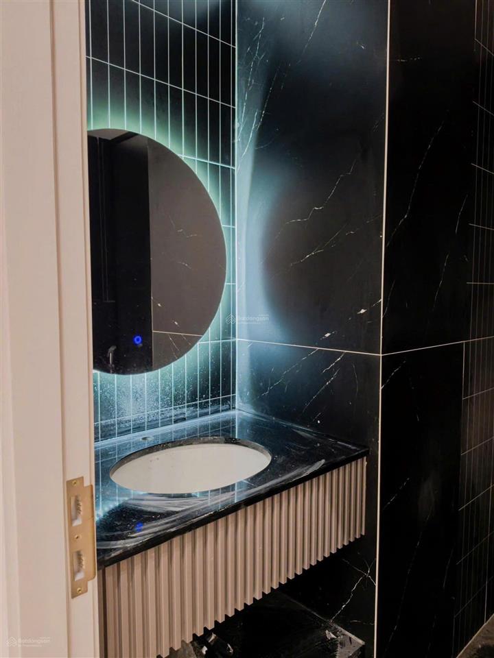 Nhà mới hẻm 4m hoàng sa q3. (3.7m x 10m, nở hậu). 3 tầng đúc. giá 8.5 tỷ tl