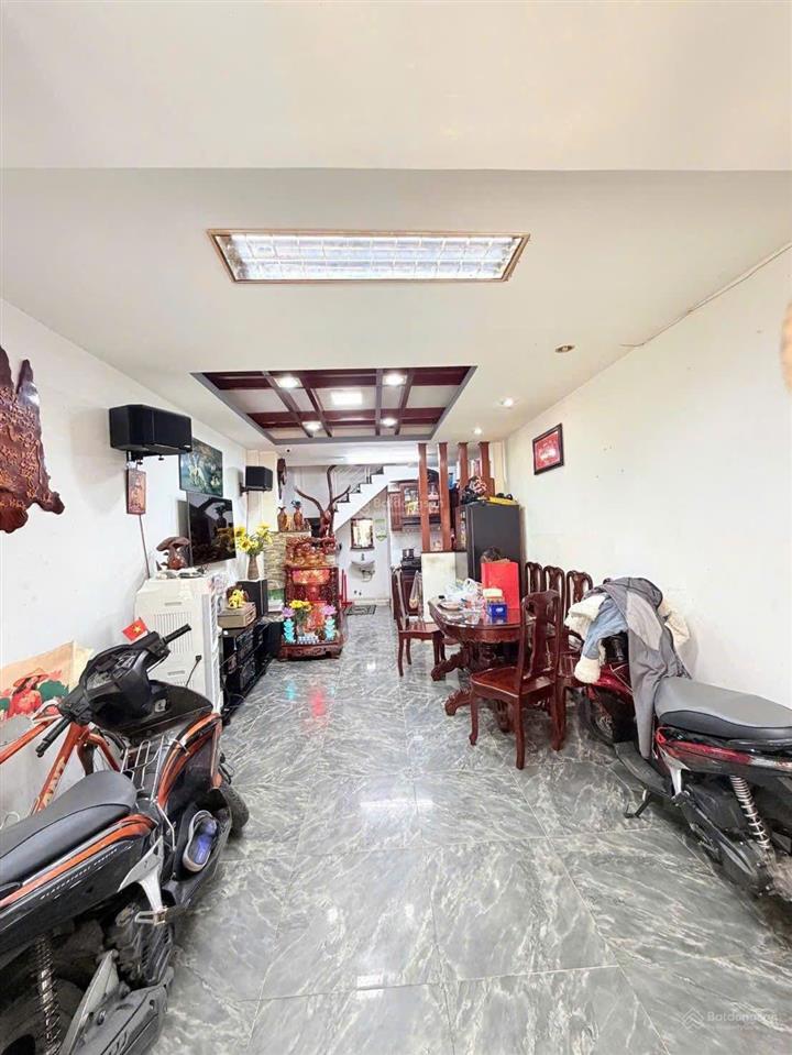 Hẻm 4m đường 3 tháng 2 q10. (3.5m x 10m). 5 tầng btct. giá 8.9 tỷ tl
