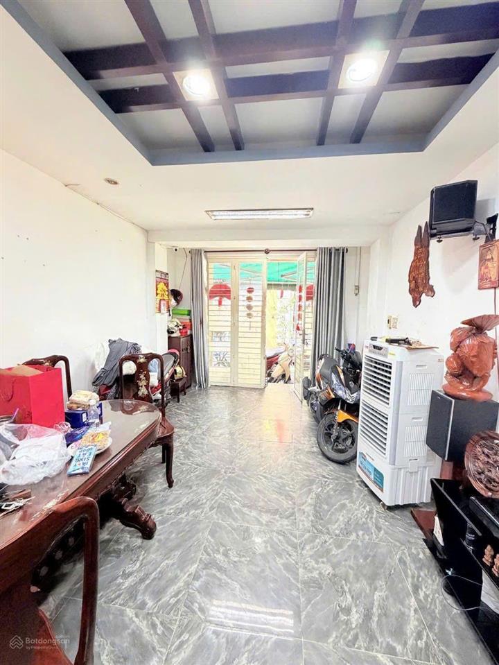 Hẻm 4m đường 3 tháng 2 q10. (3.5m x 10m). 5 tầng btct. giá 8.9 tỷ tl