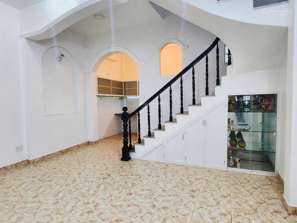 Bán nhà ngang lớn 5m trần quang diệu. (5m x 8m). 4 tầng btct. giá 8.7 tỷ tl