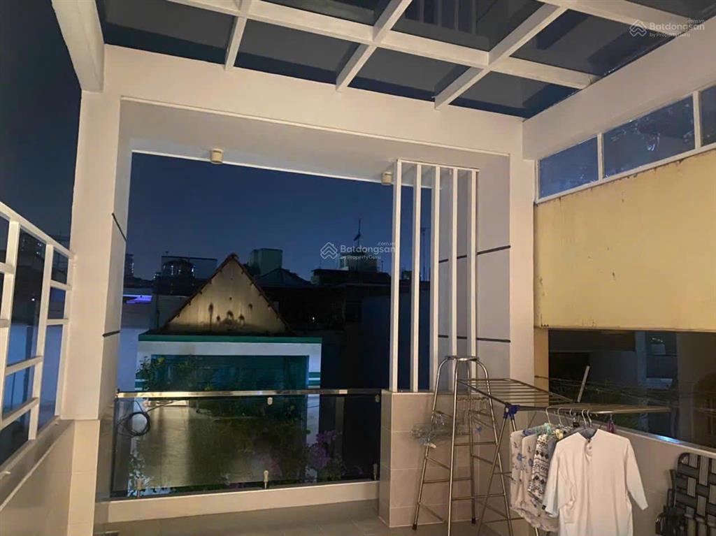 Hẻm 3,5m sát mặt tiền nguyễn đình chiểu q3. (3,5m x 10m). 4 tầng btct mới. giá 8,5 tỷ tl