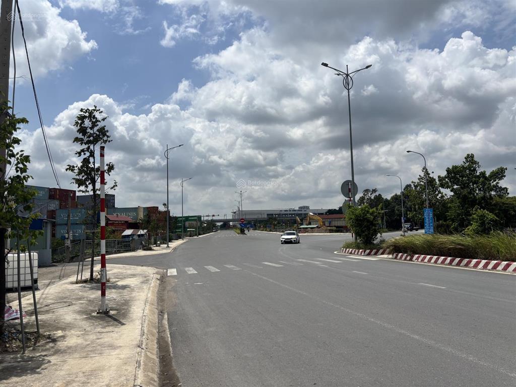 Cho thuê kho 1800m2 có pccc đường xe cont chỉ 90tr/tháng kho sạch đẹp trần cao 9m2 nền chịu lực