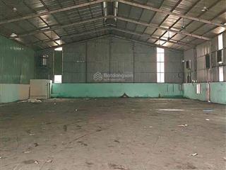 Cho thuê kho ngay gần ngã tư thủ đức mới xây dựng 400m2 giá 110k/m2 chưa vat đường thống thoáng