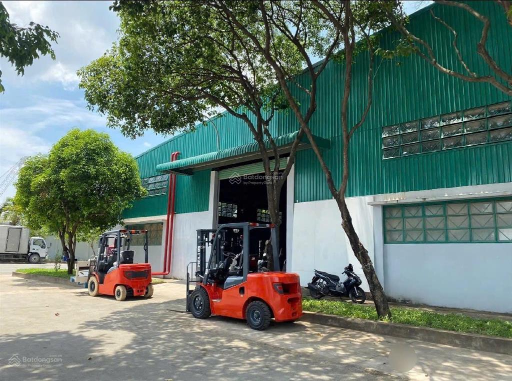 Cho thuê kho tiêu chuẩn ngay ql1a gần kcn sóng thần dt 1000m2 pccc tự động giá 5,5 usd/m2/tháng