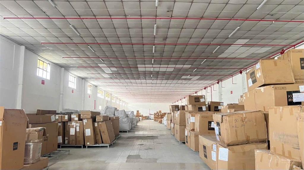 Cho thuê kho xưởng tiêu chuẩn giá 115k/m2 chưa vat ngay gần ngã tư thủ đức