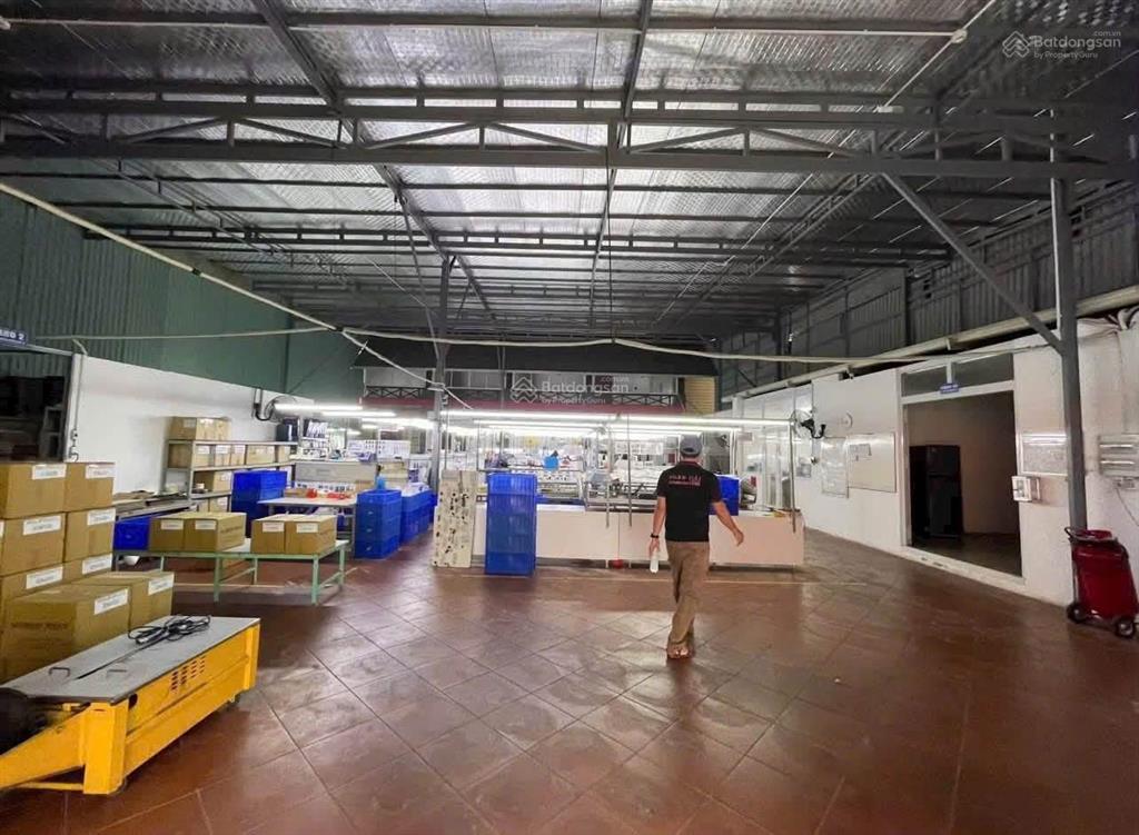 Cho thuê kho mặt bằng đường đình phong phú q9 850m2 gồm sân và khuôn viên kho