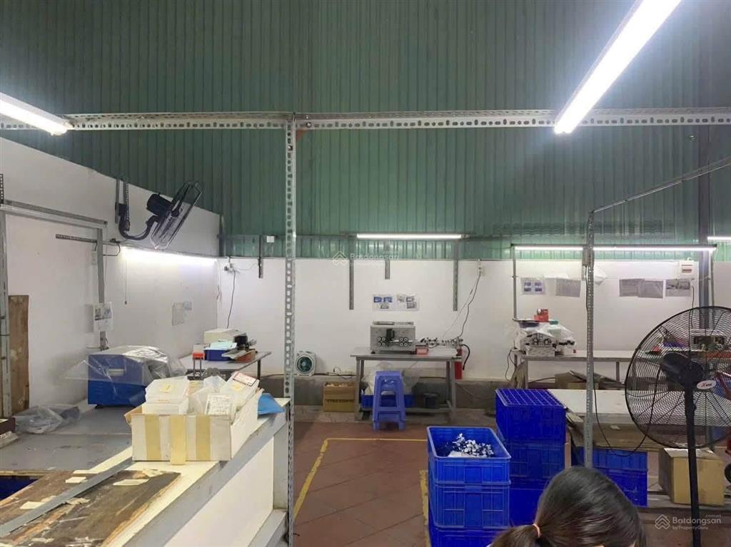 Cho thuê kho mặt bằng đường đình phong phú q9 850m2 gồm sân và khuôn viên kho