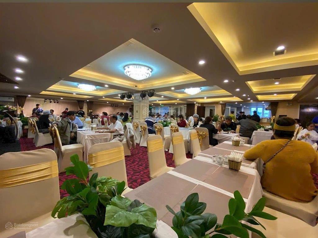 Khách sạn cách hồ xuân hương vài bước chân 91 phòng đầu đường bùi thị xuân
