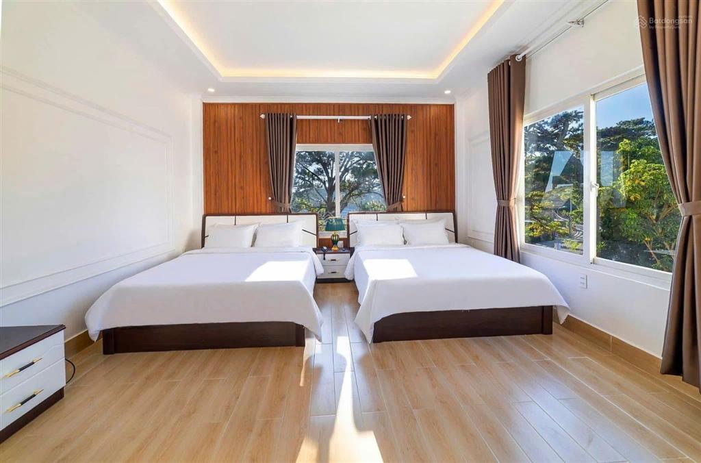 Khách sạn cạnh dinh 3 ngay đồi thông xanh lõi thành phố đà lạt