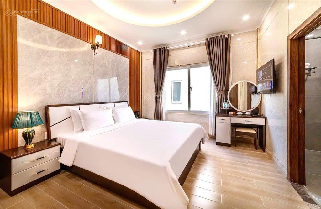 Khách sạn cạnh dinh 3 ngay đồi thông xanh lõi thành phố đà lạt