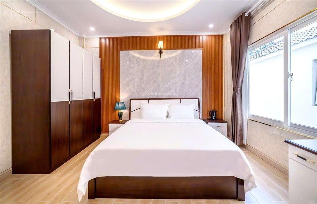 Khách sạn cạnh dinh 3 ngay đồi thông xanh lõi thành phố đà lạt