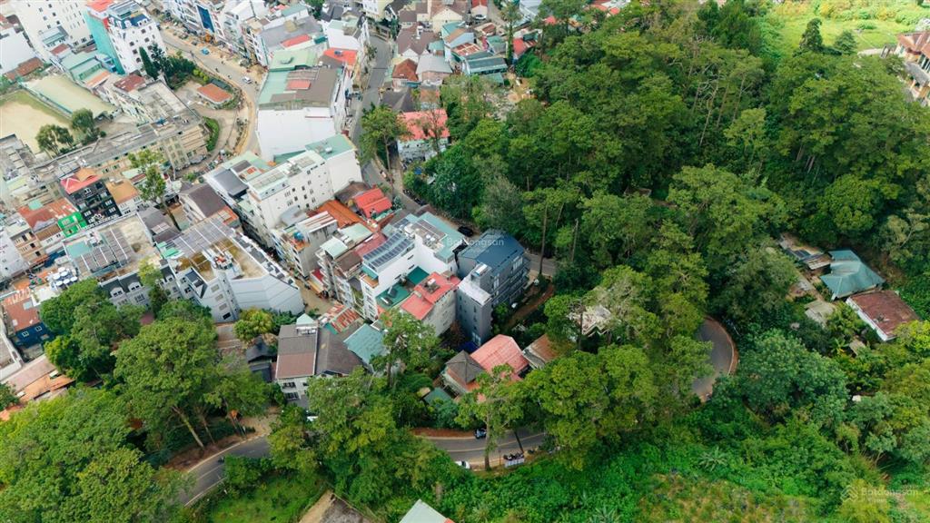 Villa ở vị trí cực đẹp cạnh đồi thông cách hồ xuân hương 500m