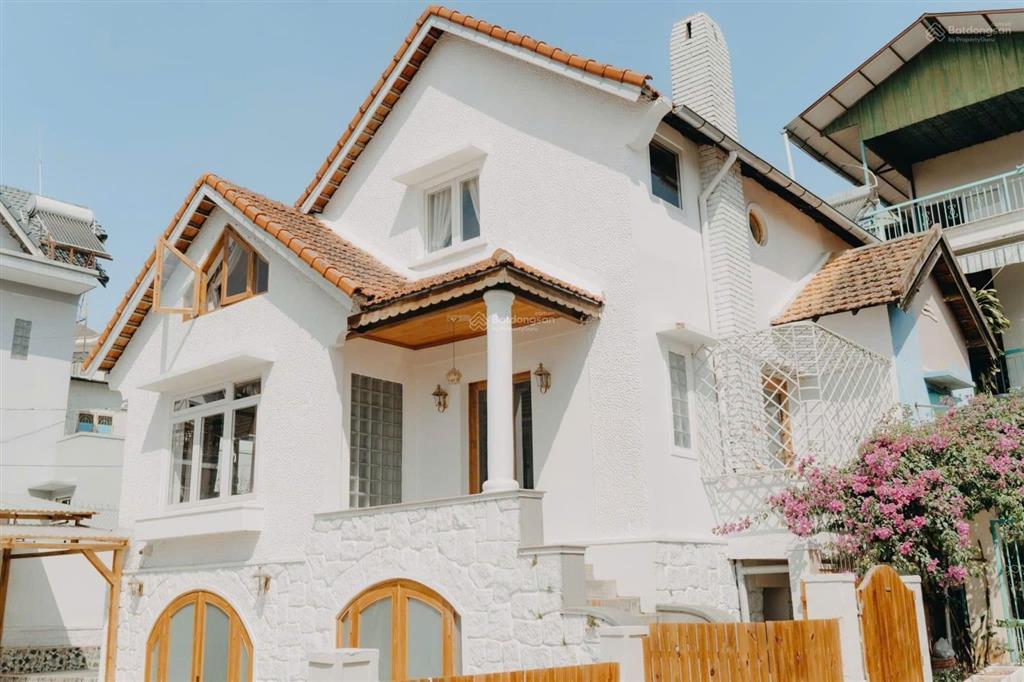 Villa cổ kính ngay phố ẩm thực hoàng diệu đà lạt