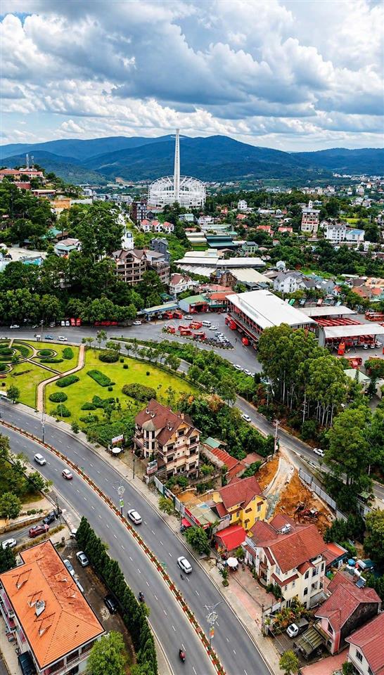 Nhà thô mặt tiền 3 tháng 4 cửa ngõ đà lạt tầm view cực đẹp