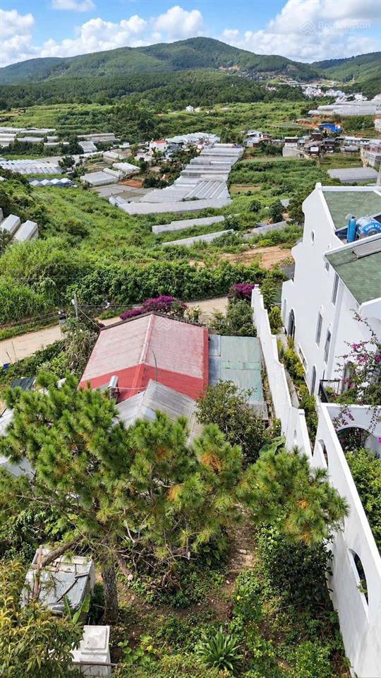 Nhà cấp 4 trung tâm sân vườn có view gần chợ, cách hồ xuân hương 2,8km
