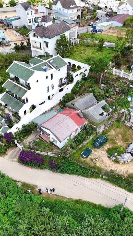 Nhà cấp 4 trung tâm sân vườn có view gần chợ, cách hồ xuân hương 2,8km