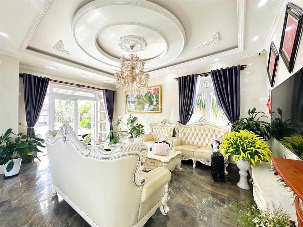 Khách sạn phường xuân hương mặt tiền có view 15p kinh doanh hạ giá mạnh