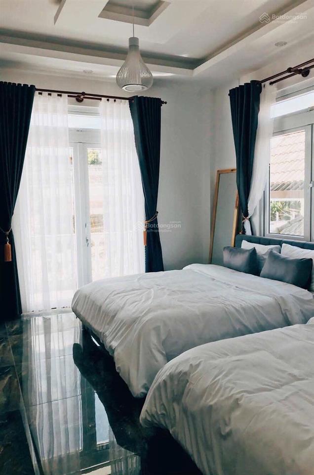 Khách sạn phường xuân hương mặt tiền có view 15p kinh doanh hạ giá mạnh