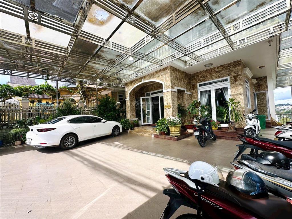 Khách sạn phường xuân hương mặt tiền có view 15p kinh doanh hạ giá mạnh
