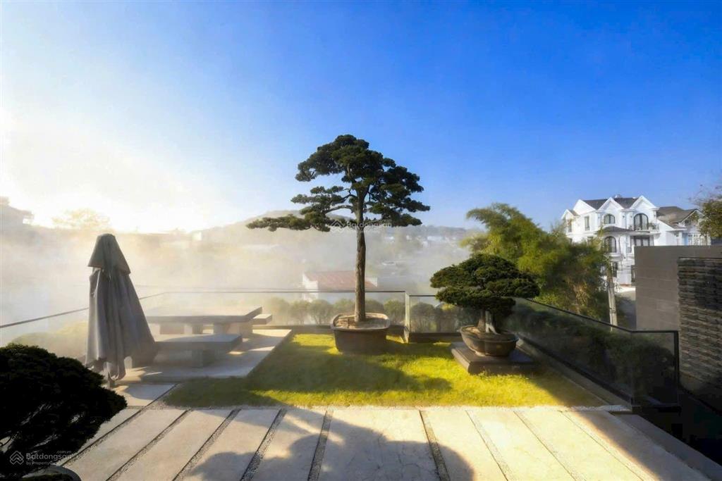 Biệt thự đẹp tại đà lạt có view nội thất cao cấp, gara rộng