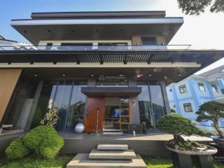 Biệt thự đẹp tại đà lạt có view nội thất cao cấp, gara rộng