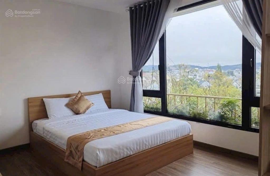 Giảm 10 tỷ  khách sạn 6 tầng 20 phòng phù đổng thiên vương gần ngã năm đại học đà lạt
