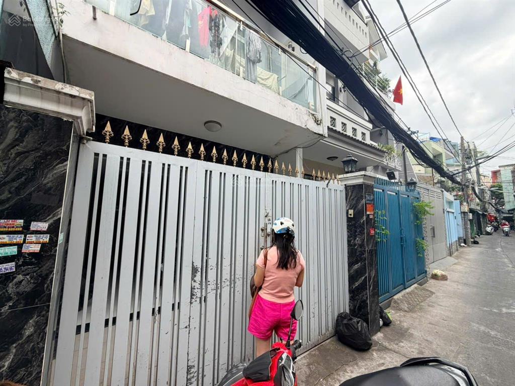 Nhà phố cho hộ gia đình hoặc 3 bạn sinh viên thuê