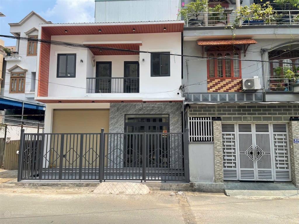 Cho thuê nhà nguyên căn mới xây mặt tiền đường ( gần ngã 4 thủ đức, uỷ ban nhân dân q9