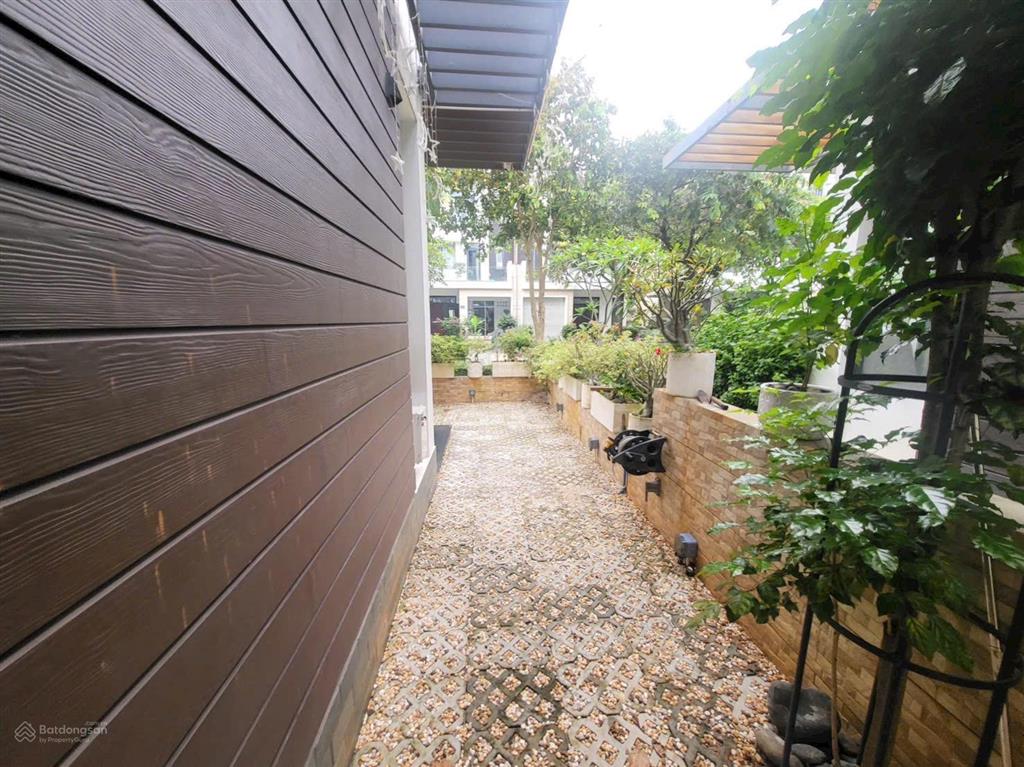 Cho thuê biệt thự lucasta villa đầy đủ nội thất khu compound luscasta, liên phường, q9