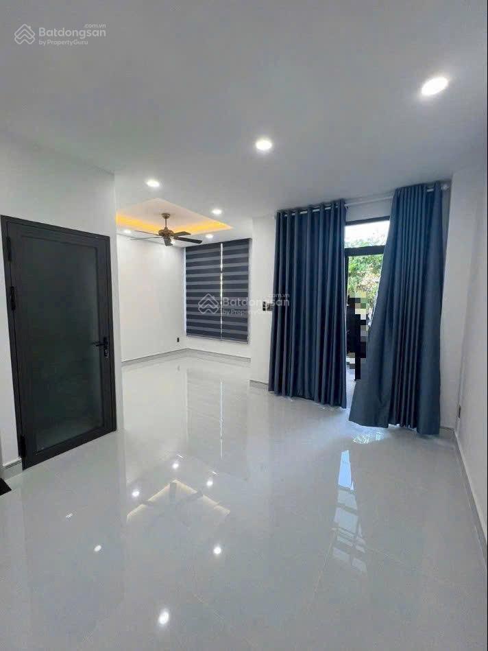Cho thuê nhà phố full nội thất verosa khang điền, liên phường q9
 dt 120m2
 kết cấu 3 lầu, 3pn.