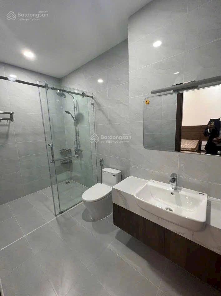 Cho thuê nhà phố full nội thất verosa khang điền, liên phường q9
 dt 120m2
 kết cấu 3 lầu, 3pn.