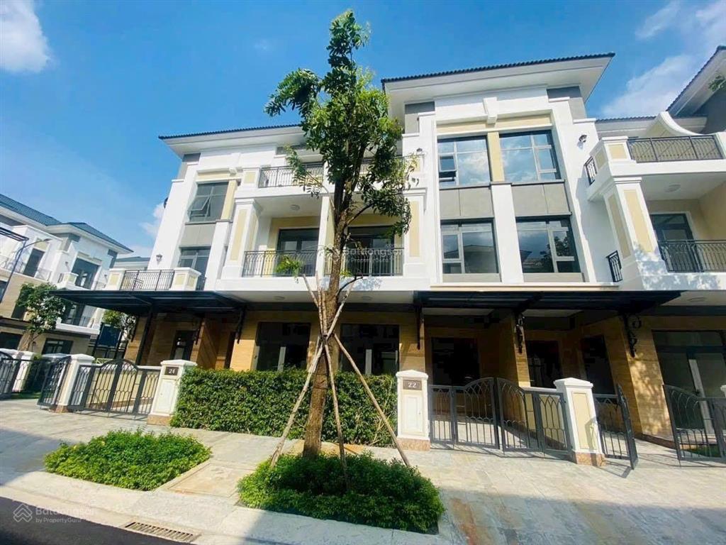 Cho thuê nhà phố full nội thất verosa khang điền, liên phường q9
 dt 120m2
 kết cấu 3 lầu, 3pn.