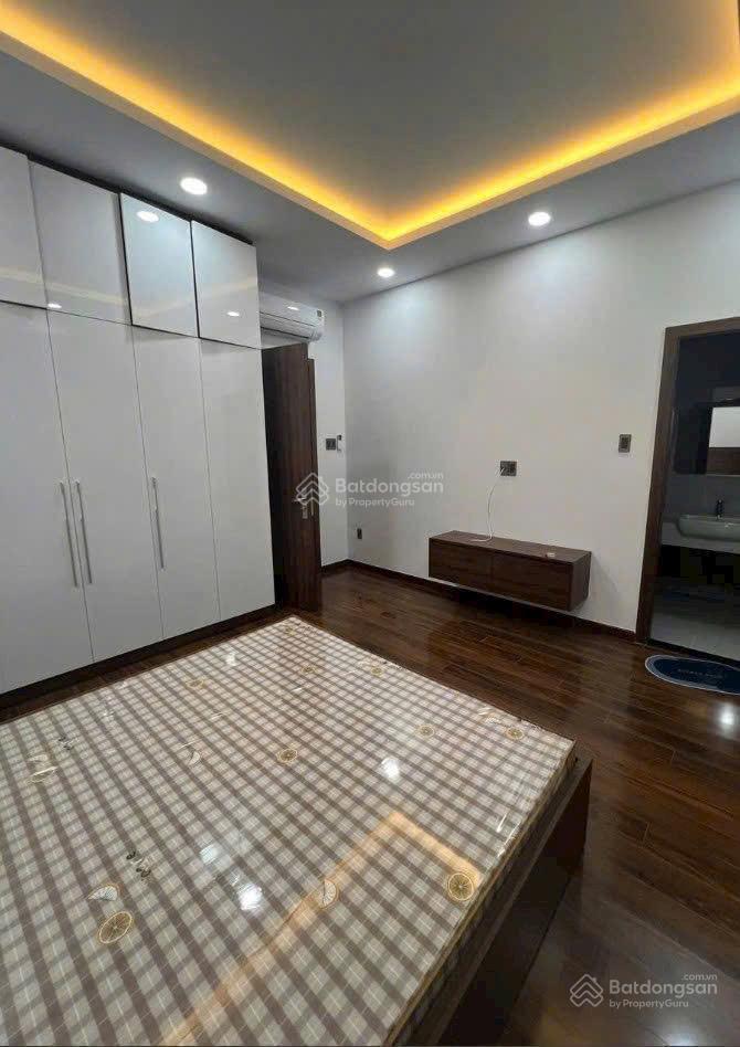 Cho thuê nhà phố full nội thất verosa khang điền, liên phường q9
 dt 120m2
 kết cấu 3 lầu, 3pn.