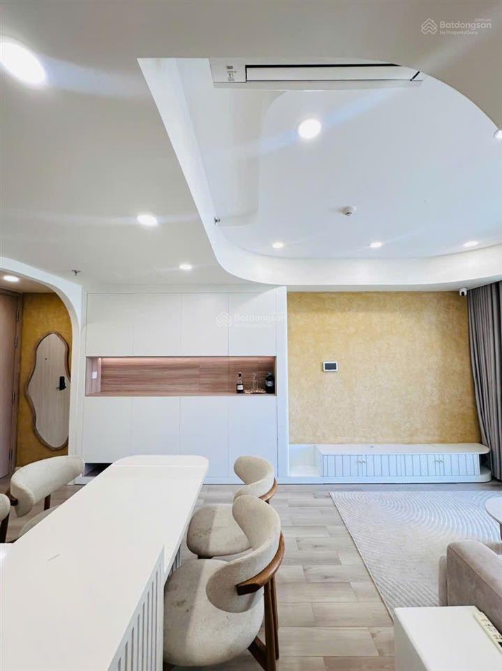 Bán căn hộ 2pn2wc full nội giá bán 4,650 tỷ