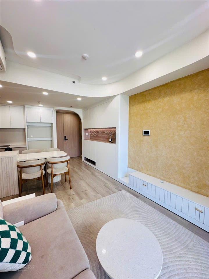 Bán căn hộ 2pn2wc full nội giá bán 4,650 tỷ