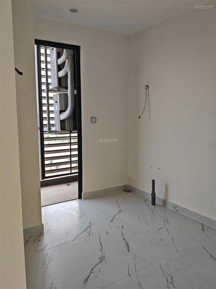 Bán căn 3pn2wc, giá 7,2 tỷ, view công viên 36 ha và bến du thuyền.