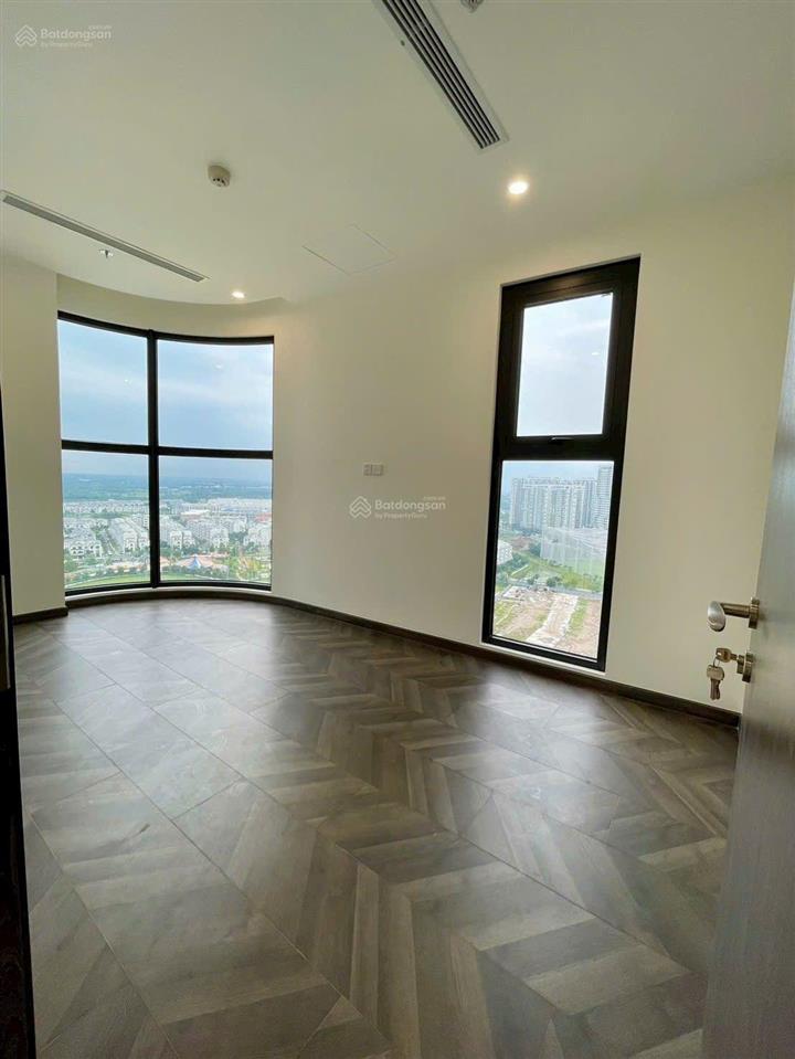 Bán căn 3pn2wc, giá 7,2 tỷ, view công viên 36 ha và bến du thuyền.