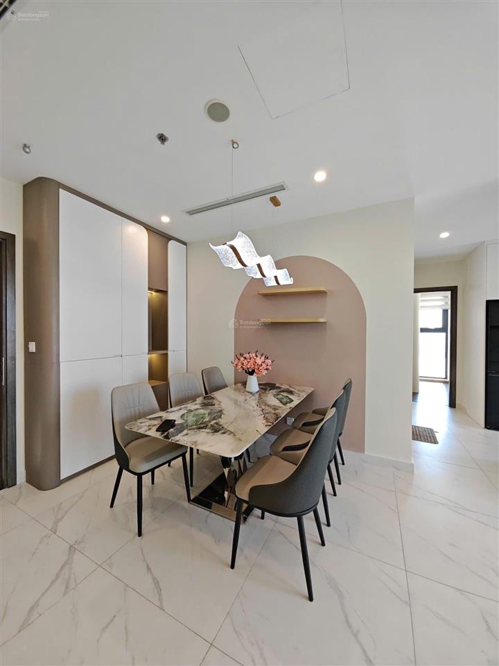 Cho thuê 3pn2wc full nội thất  the beverly  view công viên