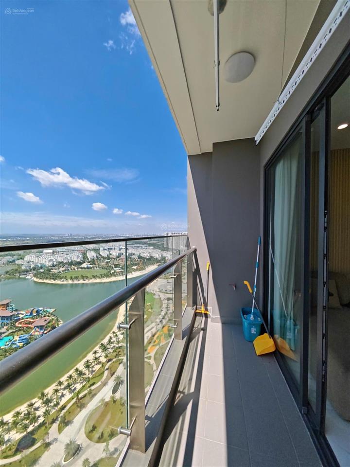 Cho thuê 3pn2wc full nội thất  the beverly  view công viên