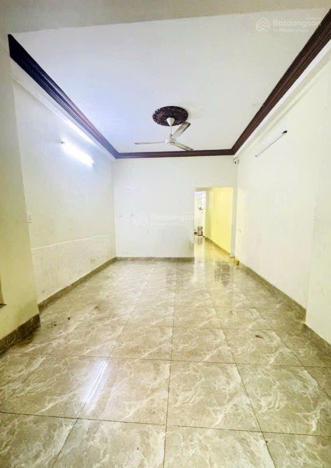 Bán nhà ở tân hòa đông, 7,3 tỷ, 4m x 17,5m, cn 70m2, 3pn, 2wc, hẻm xe hơi 7m, kế bên có công viên